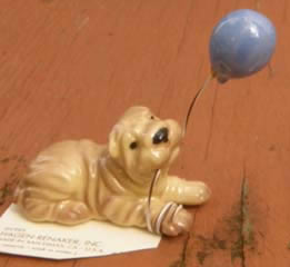 Vintage Hagen Renaker #2022 Shar Pei Sharpei With Balloon HR Mini China Ceramic Dog Figurine