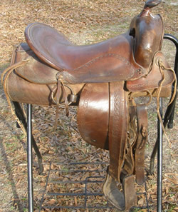 15 1/2" Vintage Slick Seat Western Saddle