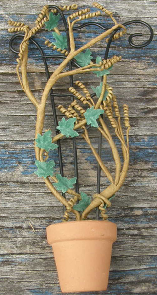 Model Horse Tack Props American Girl Doll AG Mini Illuma Room Garden Vine Trellis Patio Set Flower Pot Planter with Trellis Vines Greenery Plant In Pot Dollhouse Miniature Decoration