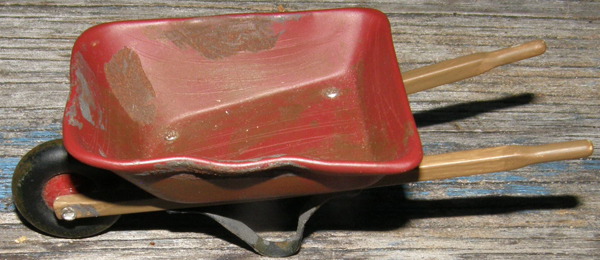 Model Horse Tack Props American Girl AG Minis Illuma Room Rusted Metal Wheelbarrow Barn Accessories Dollhouse Miniature Decoration