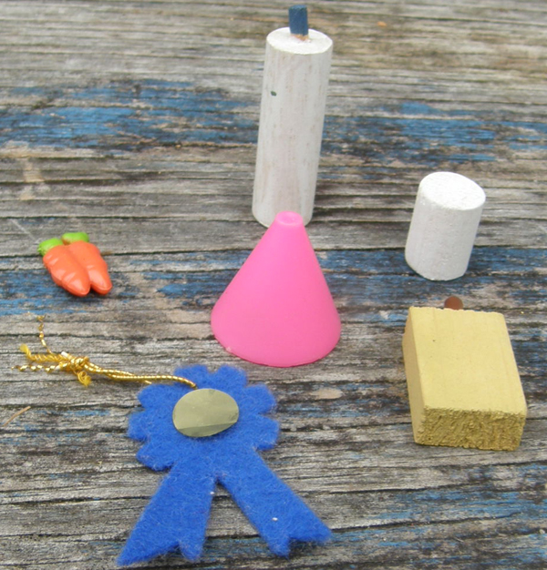 Breyer Model Horse Tack Props Horse Stable Accessories Blue Ribbon Funnel Carrots Bottle Supplies