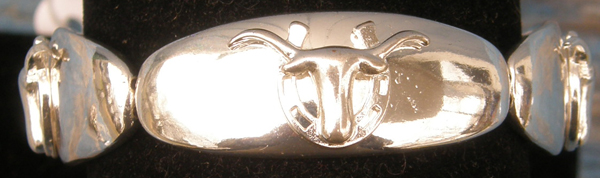 Silver Tone Steer Head Stretch Bracelet Silver Longhorn Cow Head Horseshoe Stretchy Bracelet Cow Head in Horse Shoe Cuff Bracelet