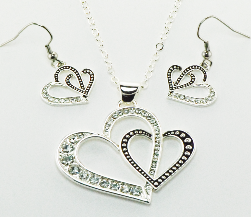 Western Edge Crystal Double Heart Earrings Necklace Set Heart with Crystals Pierced Earrings & Necklace