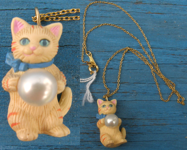 Orange Tabby Cat Holding Faux Pearl Necklace Gold Tone Tan Kitty Kitten Pendant