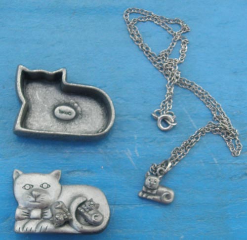 Vintage Torino Pewter Cat Trinket Box with Brooch Pin Pierced Earrings & Necklace Set Childs Kitty Jewelry Trinket Box