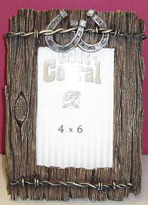 Gift Corral Barn Wood Frame Barbed Wire & Horseshoes Resin 4x6" Horse Frame