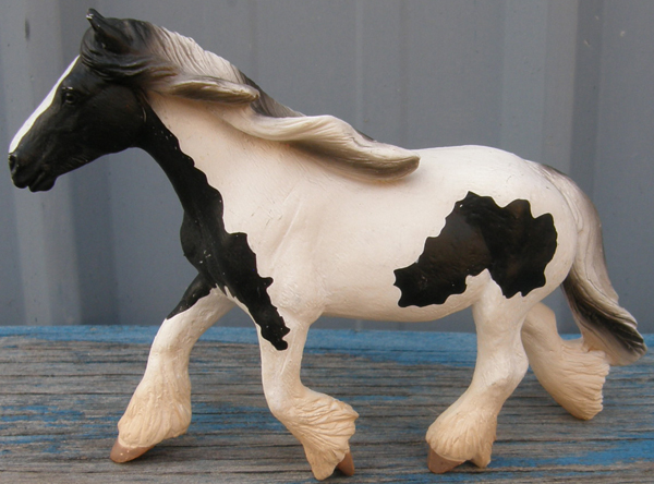Mojo Black/White Pinto Gypsy Vanner Mare Horse Figurine #13803