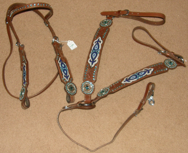Showman? Hilason? Western Headstall Breast Collar Set Aqua Teal Rhinestones Turquoise Studs Silver Star Concho Beaded Bling Set Shaped Western Bridle Center Ring Tooled Leather Shaped Breastcollar Set Horse