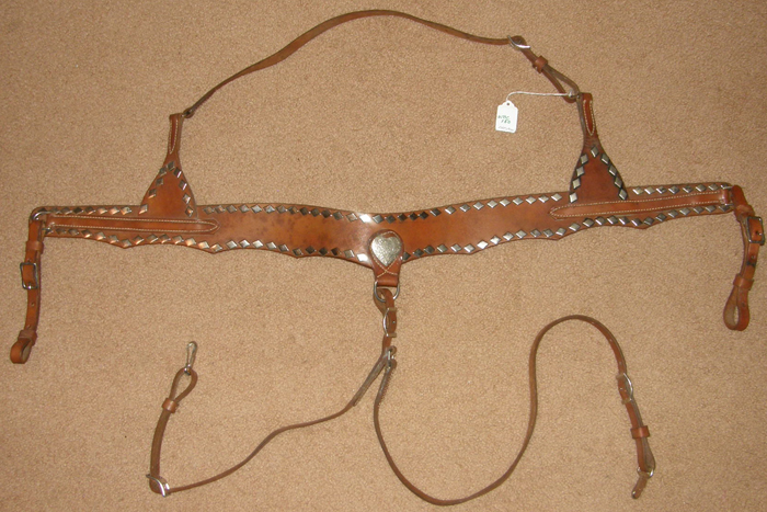 Vintage Western Breastcollar with Neck Strap Silver Diamond Studs Tripping Western Breast Collar Western Breastplate Tapered Cowboy Rodeo Parade Breastcollar Silver Heart Concho Tiedown Strap Chestnut