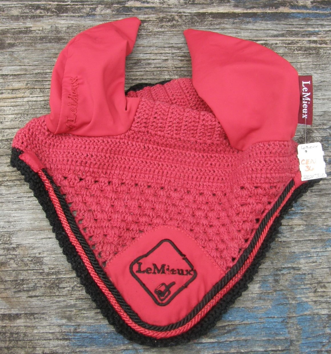 LeMieux Classic Crochet Ear Bonnet Lycra Ear Net Scalloped Crochet Fly Veil Earnet XL Horse Chilli Red/Black