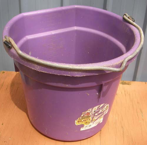 Duraflex 20 Quart Flat Back Bucket Water Bucket Feed Bucket Purple