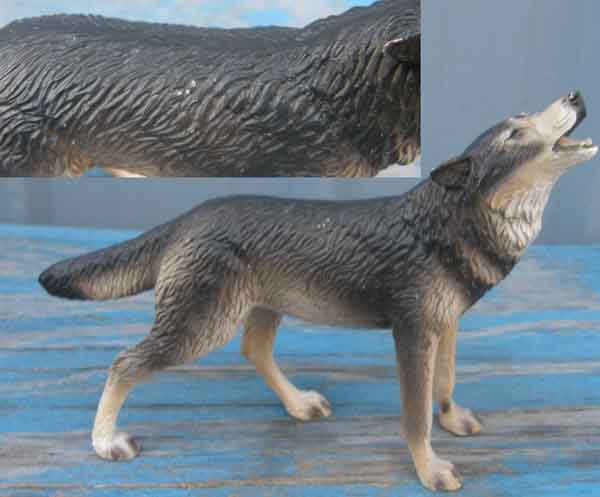Breyer #3814 Howling Wolf Timber Wolf