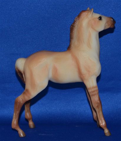 Breyer #750601 Red Dun Rojo Mesteno Mustang Foal SR Walmart Nekana & Rojo Set