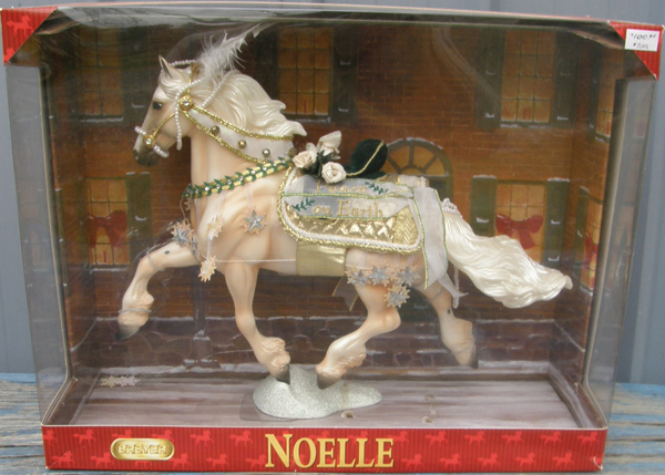 Breyer #700108 Noelle Christmas Horse Palomino Goffert Holiday Horse 2008