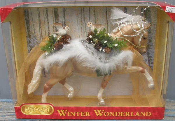 Breyer #700120 Winter Wonderland 2017 Holiday Horse Christmas Horse Metallic Palomino Totillas
