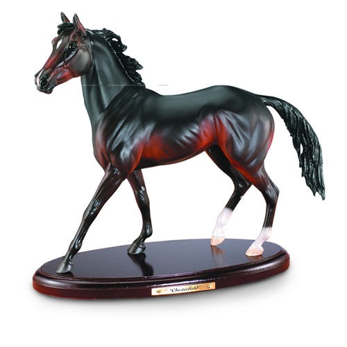 Breyer #8130 Chesterfield LE 2002 Porcelain TB Seal Bay Thoroughbred with Base