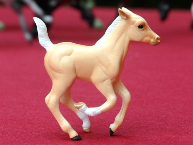 Breyer #5922 Stablemate Palomino Quarter Horse Foal QH Cantering Foal